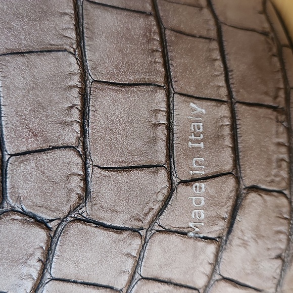 PRATESI Firenze Italian Leather Croco Bucket Bag - Picture 9 of 17